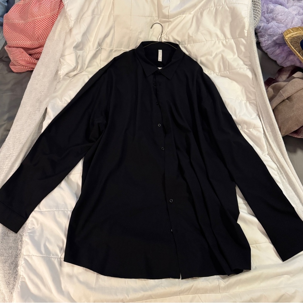 Stylus Black Button-Up Shirt